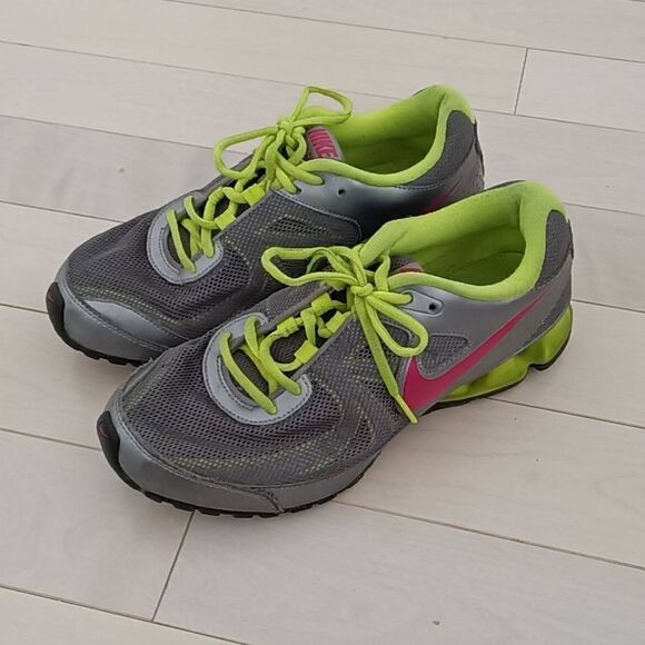 Nike Reax Shoes Women's Sneakers Athletic Shoes Gray Pink Neon Green Size 8 - Picture 1 of 6